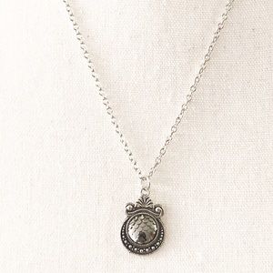 ⭐️ Silver Shimmering Scale Necklace ⭐️ 2 for 15